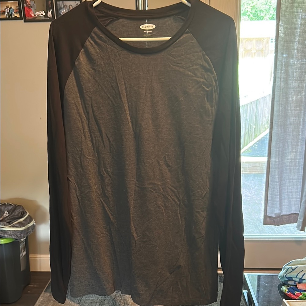 Old Navy Men's Charcoal and Black Long Sleeve Tee